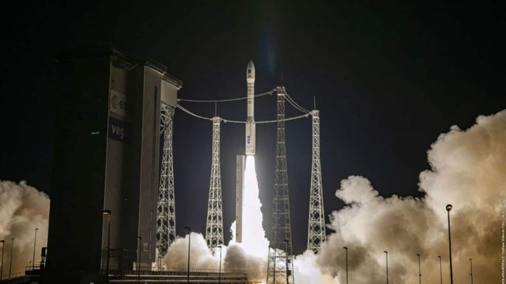El 17 de noviembre, el lanzamiento de un cohete Vega con el satélite español SEOSAT-Ingenio resultó en fracaso. Tras la investigación, se determinó que los cables del sistema de control vectorial de empuje (TVC) de la cuarta etapa estaban conectados al revés. [Arianespace]