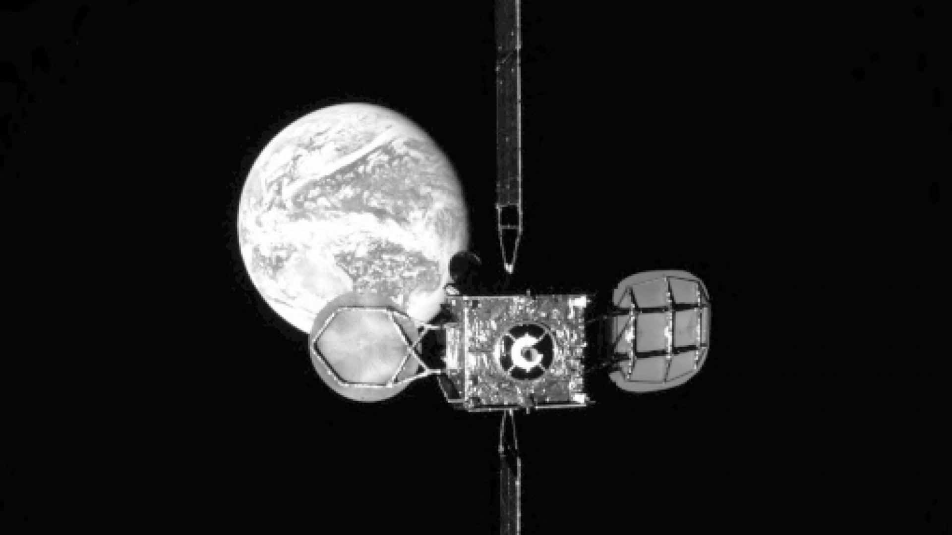 El 25 de febrero, el Mission Extension Vehicle-1 de Northrop Grumman se acopló al satélite Intelsat-901 en órbita geoestacionaria. Las imágenes fueron espectaculares y el satélite obtendrá 5 años extras de vida útil. [Northrop Grumman]